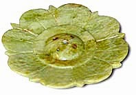 Räucherstäbchenhalter aus Speckstein (Ghorari) als Teller in Lotosblütenform