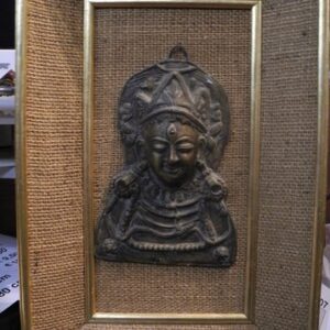 Bronze Maske auf Hanffaser