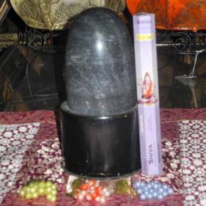 Shiva Lingam in Blau (Narada River Stein)