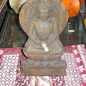 Buddha auf Lotus mit Heiligenschein