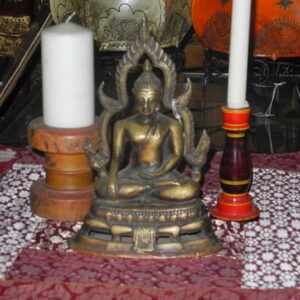 Buddha Bronze mit flammender Aura