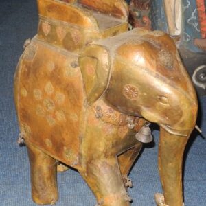 Elefant aus Massivholz mit Messing voll verziert